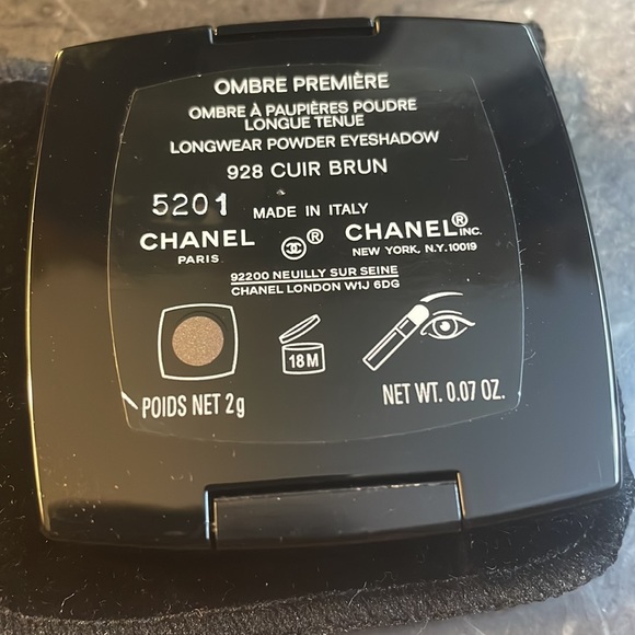 Chanel Make Up with Sleeves and Lip Stick and Chanel Make Up Pouch With Gift Box - Picture 10 of 12